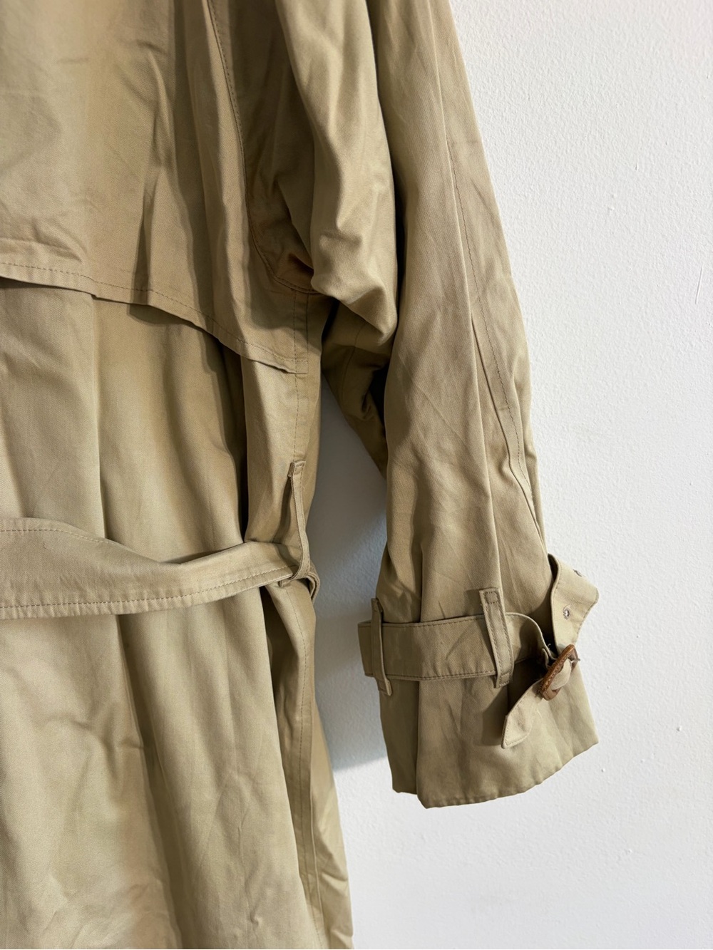 Burberry Beige Double-Breasted Trench Coat with Removable Wool Liner - Picture 2 of 6